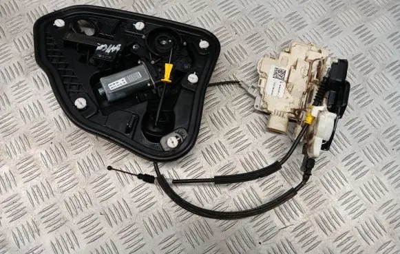 Audi A7 S7 4G Rear door lock 4G8839015A 4G8839003