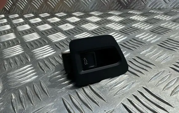 Volkswagen PASSAT B8 Tailgate opening switch 3G2867426