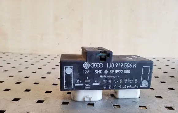 Volkswagen Golf IV Coolant fan relay 1J0919506K 898972000