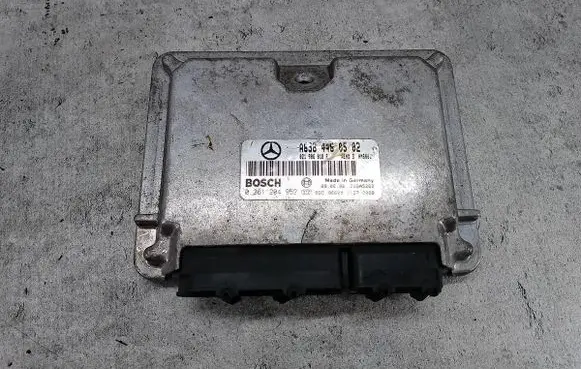 Mercedes-Benz Vito Viano W638 Engine control unit/module ECU A6384460502