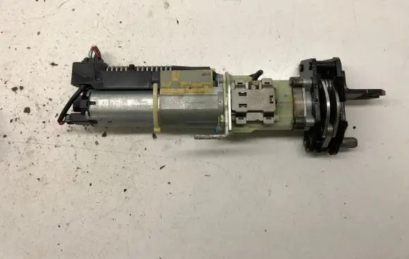 Volkswagen PASSAT B6 Tailgate hydraulic pump motor 3C9827383C E5050012C