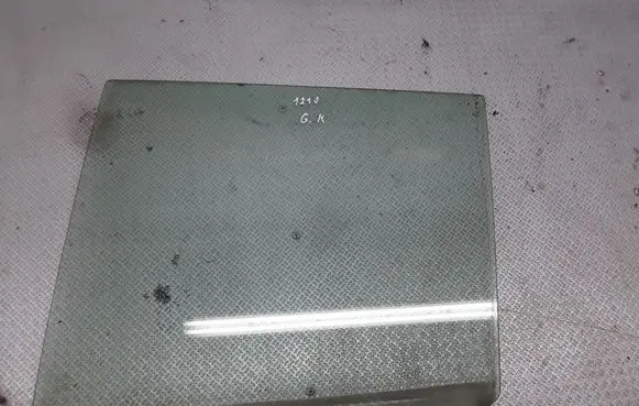 Toyota RAV 4 (XA20) Rear door window glass