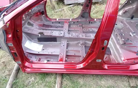 Nissan Pulsar Pillar (middle) 