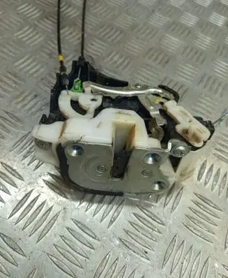 Mitsubishi Outlander Rear door lock