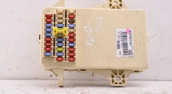 Hyundai i30 Fuse box set 919502H500 919501H510