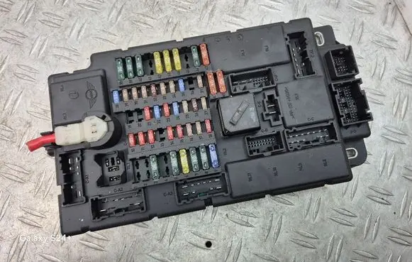 Mini One - Cooper Clubman R55 Fuse module 3451925 61353451925