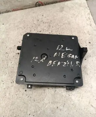 Renault Megane III Comfort/convenience module 284B17715R S180098801