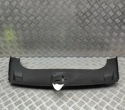 Radiator trim