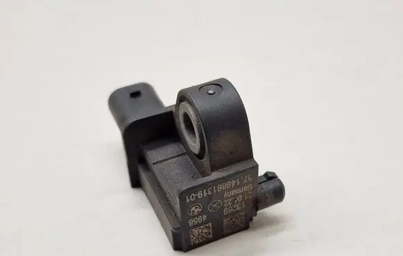 BMW X3 G01 Acceleration sensor 6861319