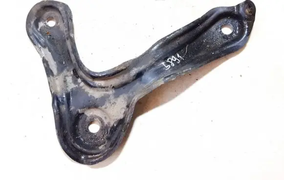 Toyota RAV 4 (XA30) Engine mounting bracket