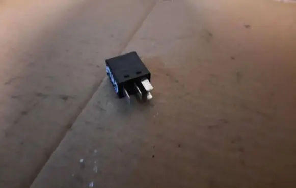 Ford Focus C-MAX Other relay V23074