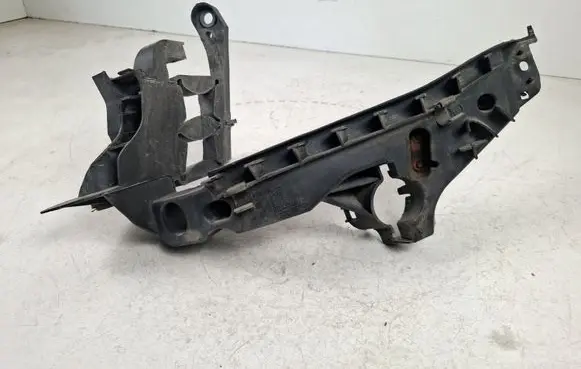 Audi A4 S4 B8 8K Headlight/headlamp mounting bracket 8K0805607A