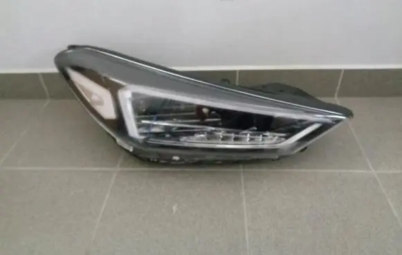 Hyundai Tucson LM Headlight/headlamp 92101G4020