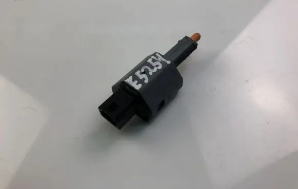 Volvo XC40 Brake pedal sensor switch 32212362
