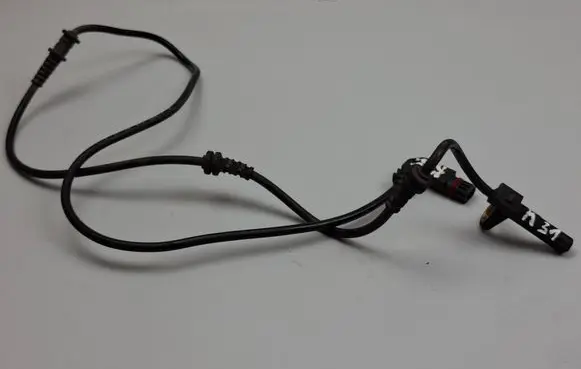 Mercedes-Benz S W221 ABS brake wheel speed sensor A2215400317