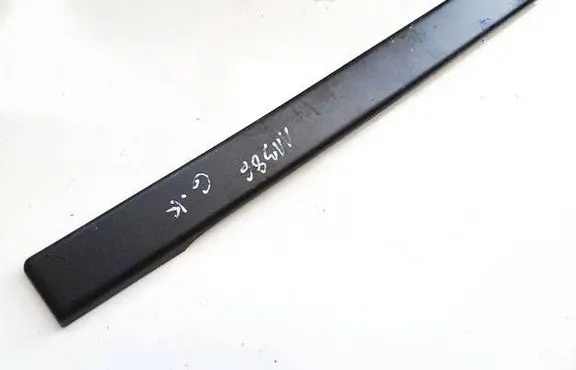 Seat Leon (1P) Other rear door trim element 1P0867393