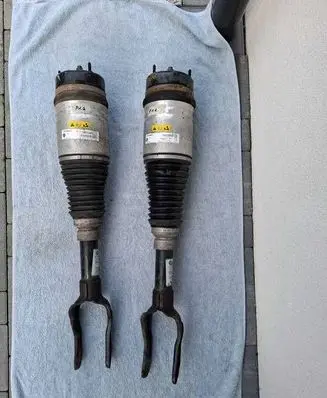 Jeep Grand Cherokee Front shock absorber/damper 68231886AA 68231887AA