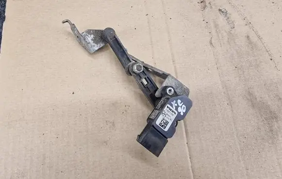 Volvo XC90 Rear air suspension level height sensor 31681288 31406583