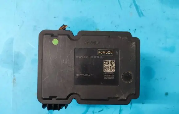 Ford Fiesta ABS Pump AV592C405CC