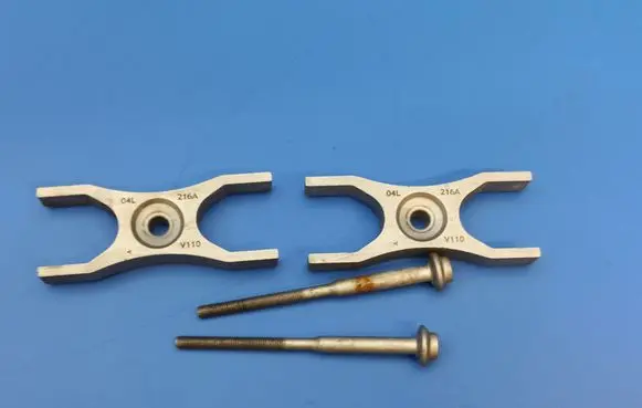 Volkswagen Caddy Fuel Injector clamp holder 04L216A