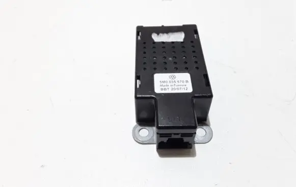 Volkswagen Golf VI Aerial antenna amplifier 5M0035570B