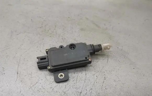 Nissan Primera Central locking motor 