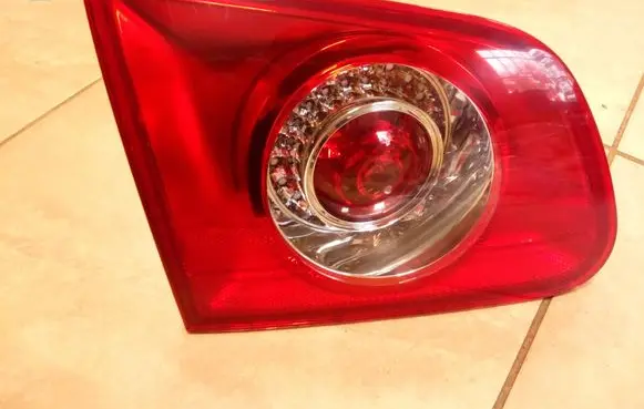 Tailgate rear/tail lights