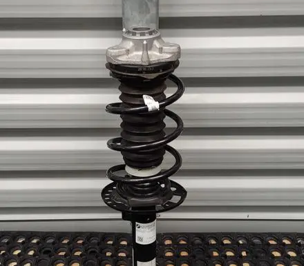 BMW X3 G01 Front shock absorber/damper 6890943