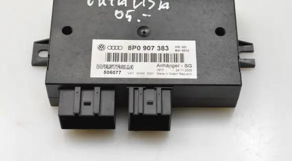Skoda Octavia Mk2 (1Z) Tow bar trailer control unit/module 8P0907383