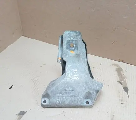 BMW X5 F15 Engine mounting bracket 6856186
