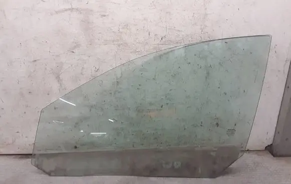 Volvo V70 Front door window glass four-door 