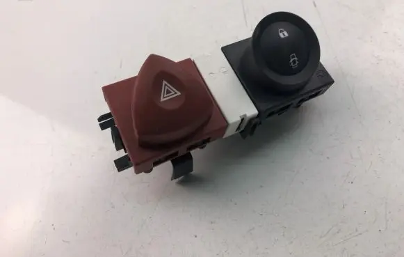 Renault Megane II Hazard light switch 8200095493