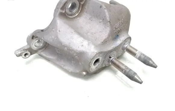 Honda CR-V Gearbox mounting bracket 55swc
