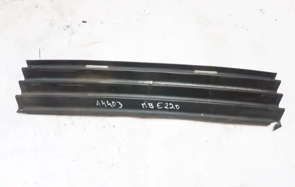 Mercedes-Benz E W210 Front bumper lower grill A2108850223