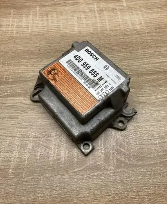 Audi A8 S8 D2 4D Airbag control unit/module 4D0959655M 0285001351