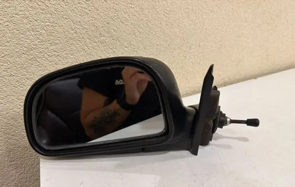 Mitsubishi Lancer Front door electric wing mirror E201826