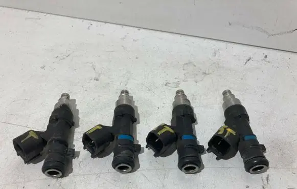 Volvo V50 Fuel injectors set 8653891
