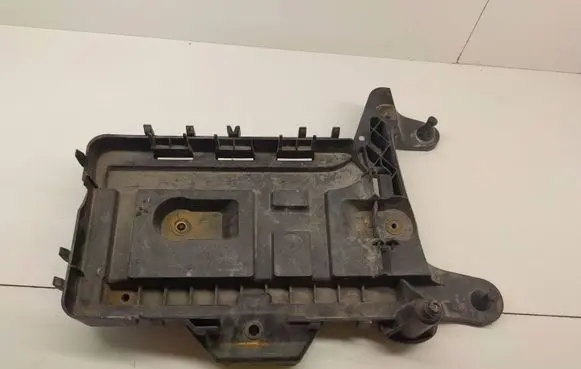 Battery box tray