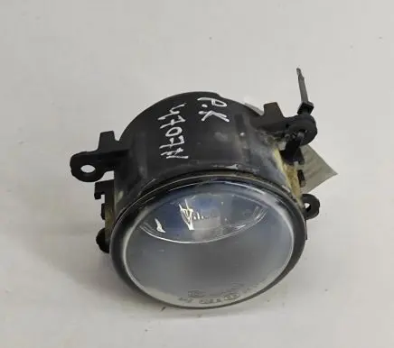 Nissan NP300 Front fog light 26155EA500 89210549