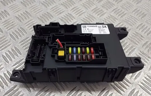 Opel Corsa D Central body control module 13308949