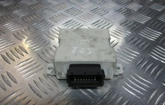 Toyota Avensis T250 Window wiper relay 