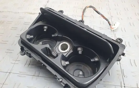 BMW 5 F10 F11 Cup holder front 9241714 82262001