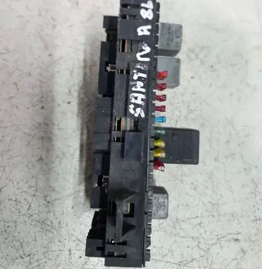 Volkswagen Golf II Fuse module 171941813D 171941821D 827300