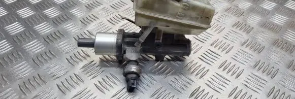 Volvo S70 V70 V70 XC Master brake cylinder 9140251