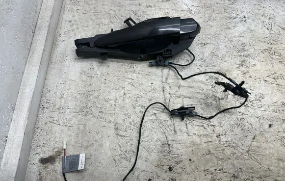 BMW X6 E71 Front door exterior handle 14972610 7209883