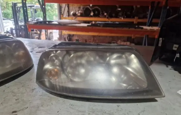 Seat Alhambra (Mk1) Headlight/headlamp 7M7941016L