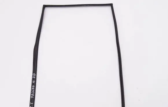 Mitsubishi Pajero Rubber seal rear door window/glass MITSUBISHI_PAJERO_III_USZCZELKA_SZYBY_PRAWY_TYŁ_5d