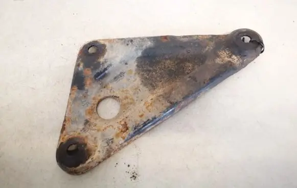 Opel Vectra B Engine mounting bracket