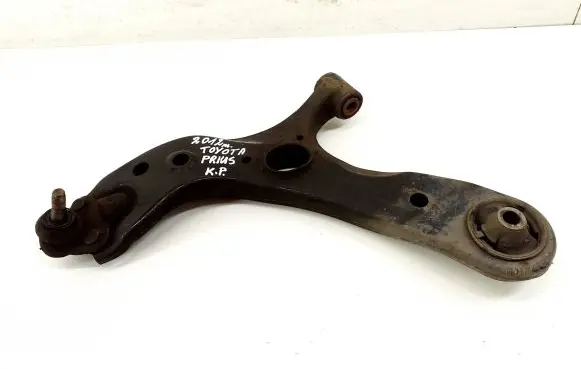 Toyota Prius (XW30) Front lower control arm/wishbone