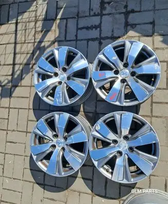 R16 alloy rim
